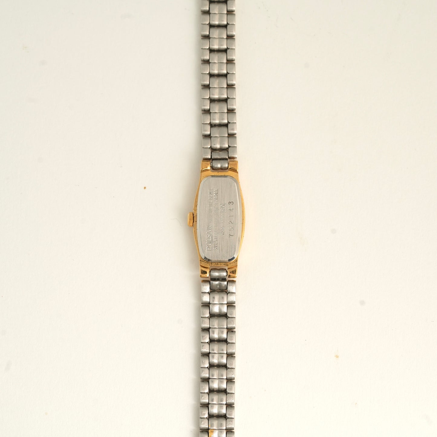 Pulsar V220-6190 Two Tone White Dial (Excellent Condition)
