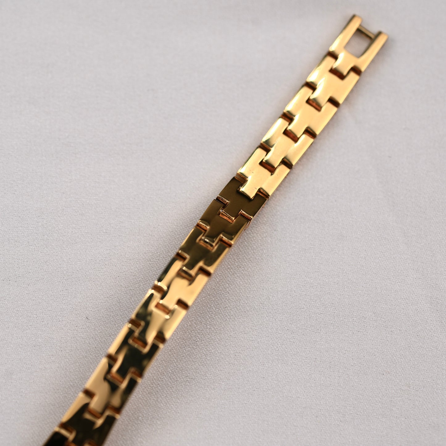 Pulsar V220-X020 Light Gold Dial Watch