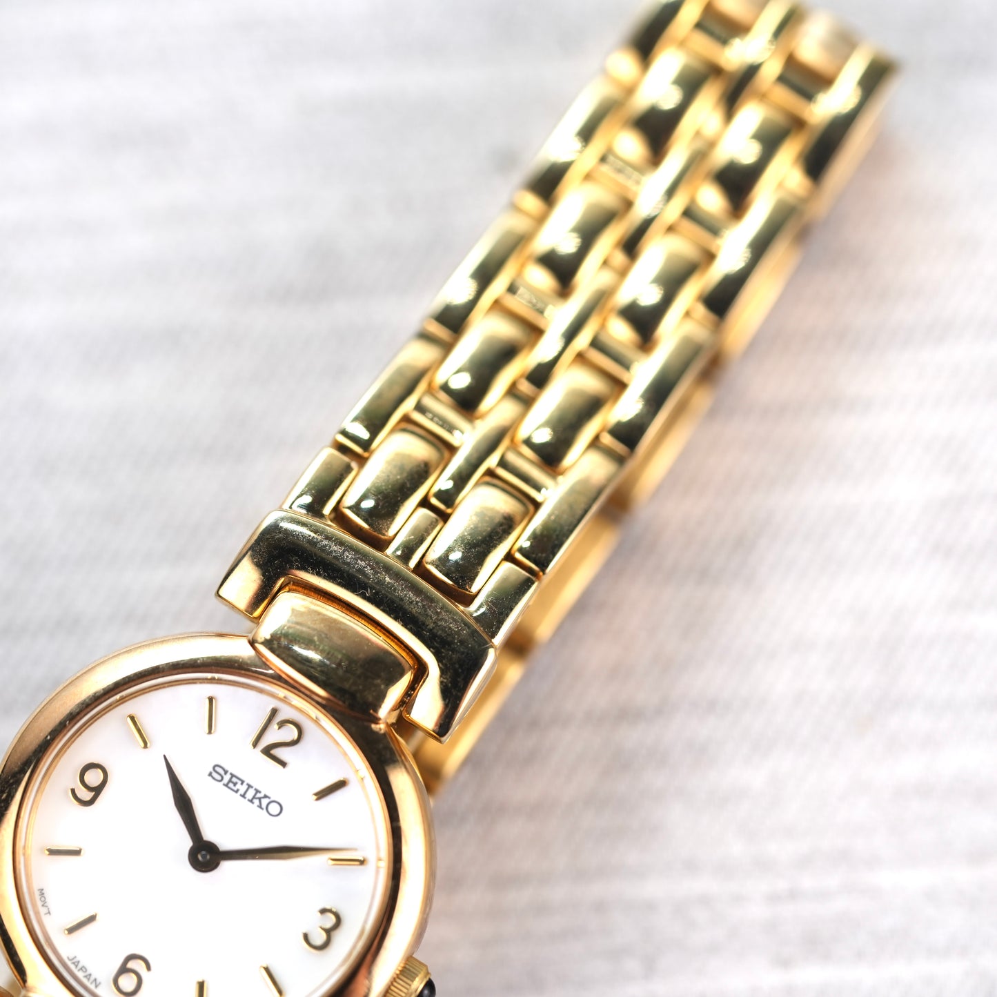 Seiko Round MOP Dial Watch 1N00-0GR0