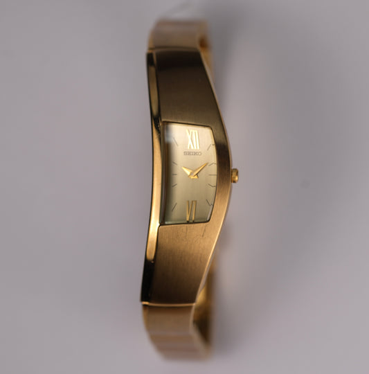 Seiko Half Moon Bangle 1F20-0AL0 (Excellent Condition)