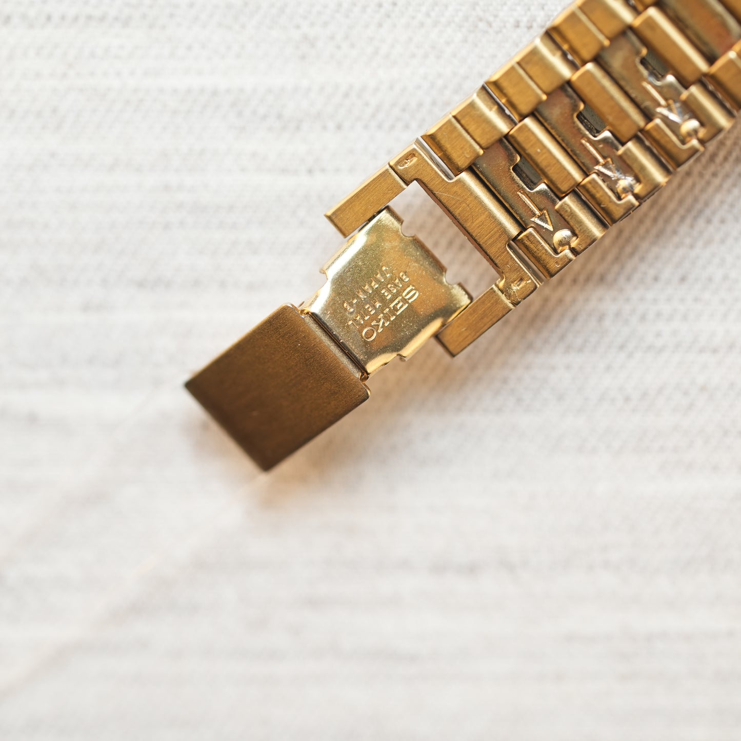 Seiko Half Moon Gold Matte 4N00-5350