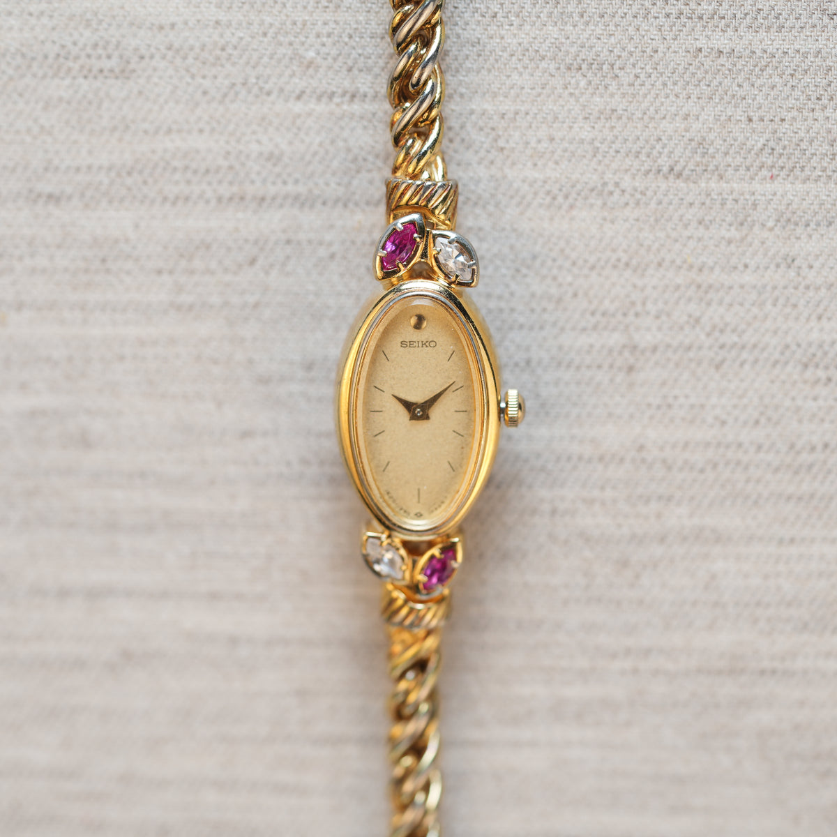 Seiko 1E20-5760 Ruby and Diamond (Fair Condition)