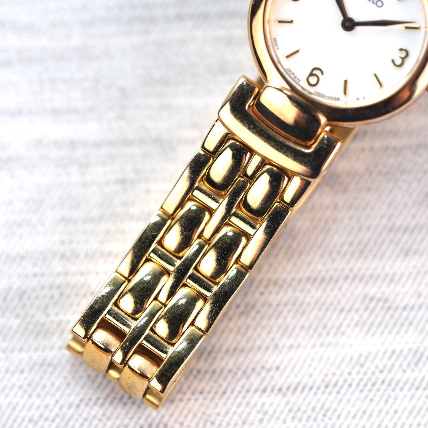 Seiko Round MOP Dial Watch 1N00-0GR0