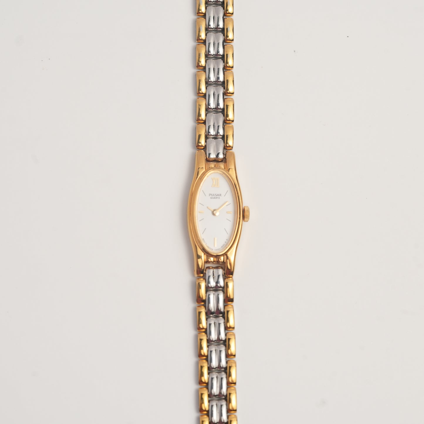 Pulsar V220-6190 Two Tone White Dial (Excellent Condition)