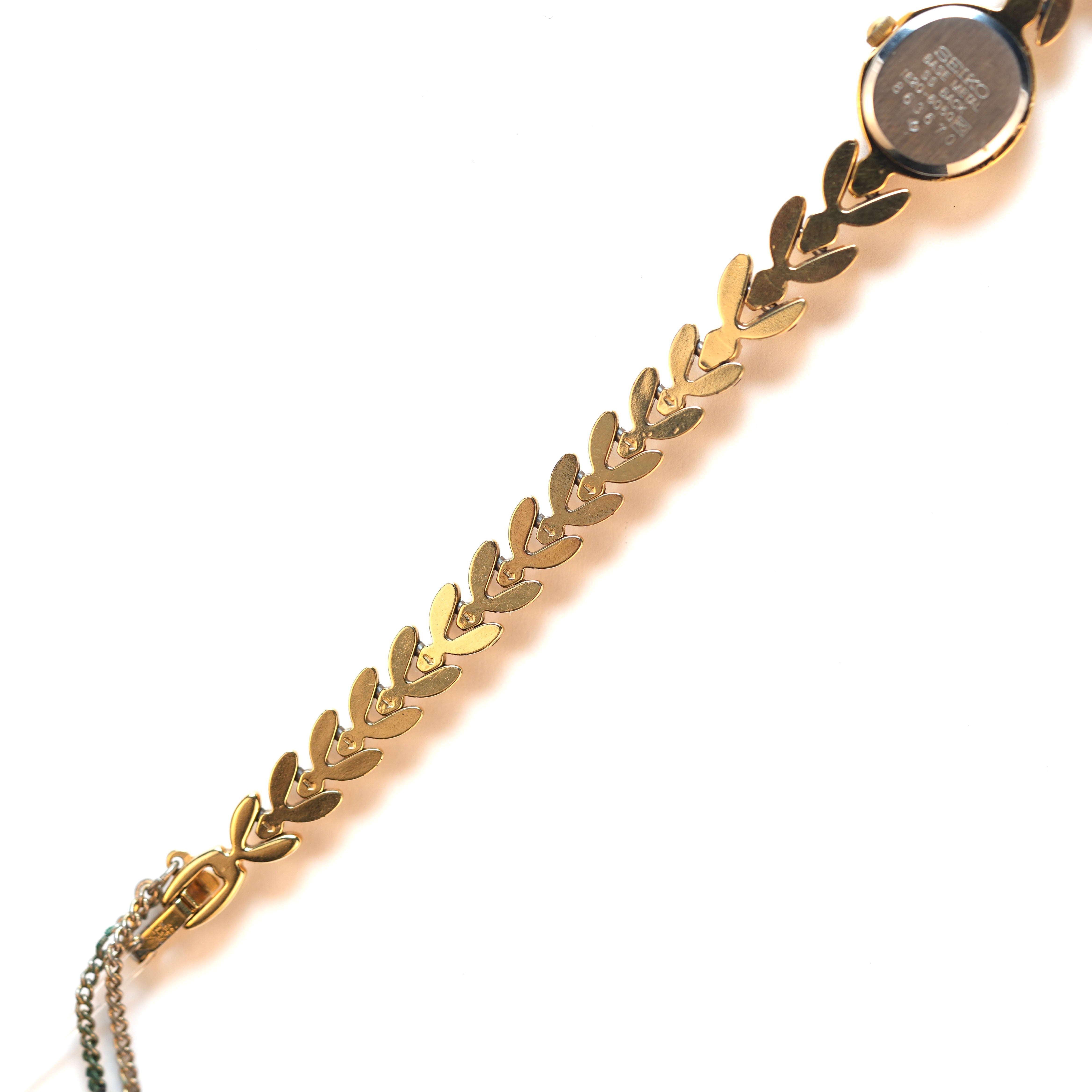 Seiko Diamond Leaf Bracelet 1E20-6050 – Dial & Hue