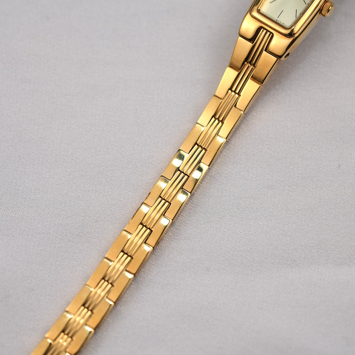Pulsar V220-X020 Light Gold Dial Watch